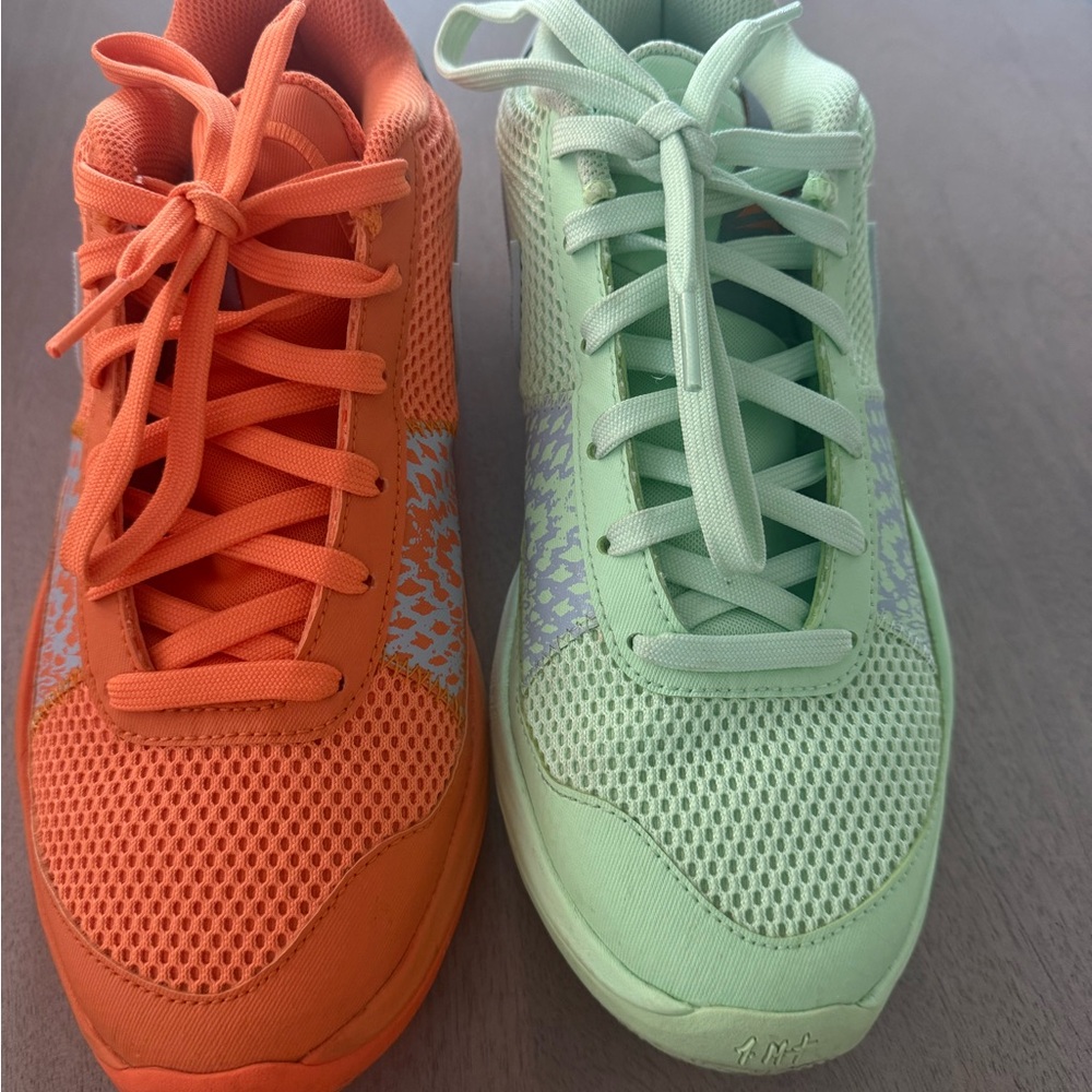 Nike Ja 1 bright mandarin
Size 8